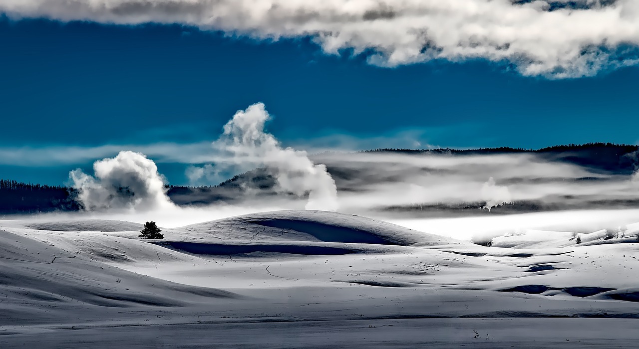 Experience the Beauty of Yellowstone's Geothermal Features